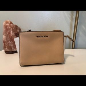 Michael Kors Crossbody
